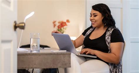 Today I share my experience with being an online student at SNHU specificallyIf you are looking into attending SNHU or any other online university and I did. . How does snhu online classes work
